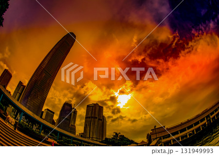 夕焼けの香港ビル群 夕焼けの香港ビル群 131949993