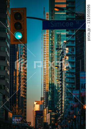 Simcoe通りの夕景（トロント） 131950096