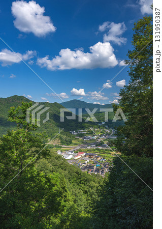 雲海の城 竹田城 城下を望む 131950387