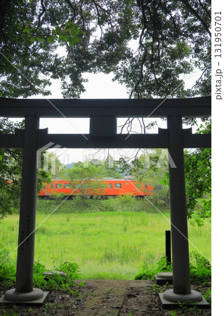 小湊鐵道「飯給駅と神社の鳥居」 131950701