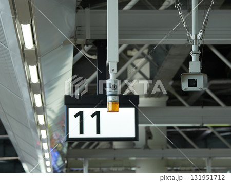 北陸新幹線の敦賀駅のホームの監視カメラの様子 北陸新幹線の敦賀駅のホームの監視カメラの様子 131951712