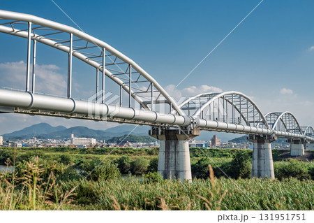 右の堤防から見た水管橋・水道橋 右の堤防から見た水管橋・水道橋 131951751
