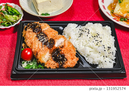 味噌カツ弁当　 131952574