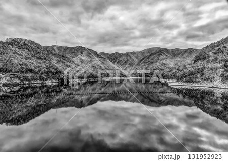 水墨画のような光景 131952923