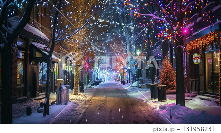 雪の夜に輝くイルミネーションストリート 雪の夜に輝くイルミネーションストリート 131958231