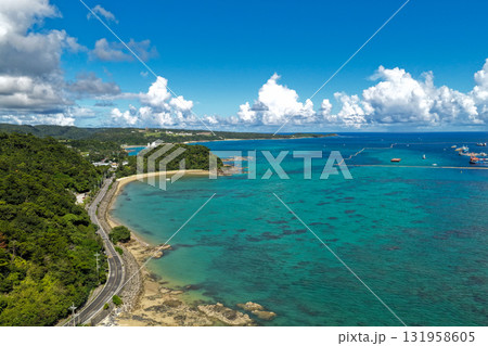 沖縄県名護市安部付近の大浦湾を空撮した美しい海の風景 131958605