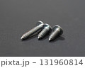 並べたネジ 131960814