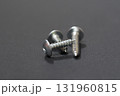 3本のネジ 131960815