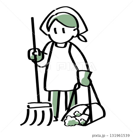 箒を持って掃除をする女性 箒を持って掃除をする女性 131961539