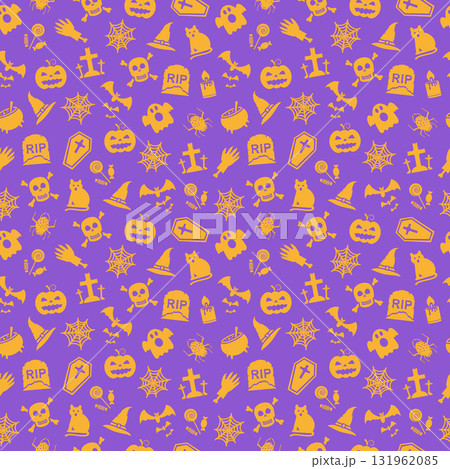 Cute Halloween seamless pattern on purple background 131962085