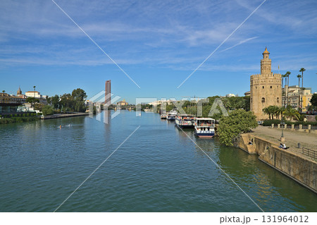 Torre del Oro and the river at daylight 131964012