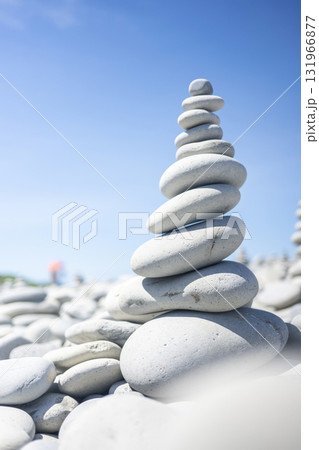 石のある風景　鳴り石の浜（琴浦町） 131966877