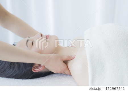 若い女性、エステ、ビューティー、 若い女性、エステ、ビューティー、 131967241