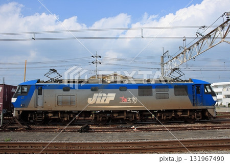 貨物駅で待機中のEF210形電気機関車108号機_2010/8/18撮影 貨物駅で待機中のEF210形電気機関車108号機_2010/8/18撮影 131967490