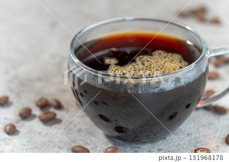 透明のカップにそそがれたコーヒー 透明のカップにそそがれたコーヒー 131968178