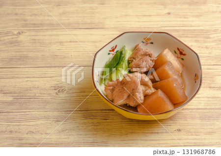 鶏肉と大根の煮物 鶏肉と大根の煮物 131968786
