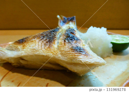 脂がたっぷりのシンプルな美味しさ、ブリのカマの塩焼きの写真 脂がたっぷりのシンプルな美味しさ、ブリのカマの塩焼きの写真 131969278