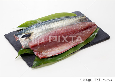 ゴマサバの2枚おろし 131969293