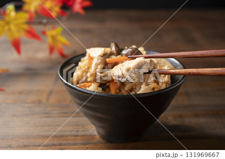 鮭缶ときのこの炊き込みごはん 131969667
