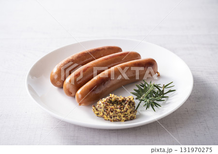 こんがりソーセージ　粒マスタード添え 131970275