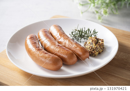 こんがりソーセージ 粒マスタード添え こんがりソーセージ 粒マスタード添え 131970421