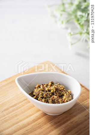 粒マスタード 131970428