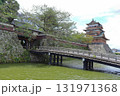 諏訪高島城の冠木門と天守（長野県諏訪市） 131971368