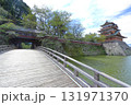 諏訪高島城の冠木門と天守（長野県諏訪市） 131971370