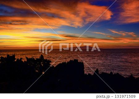 立石から望む夕焼け 立石から望む夕焼け 131971509