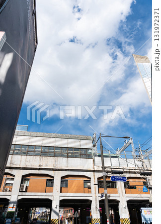 聖水駅の景色 春の青空 韓国ソウル 聖水駅の景色 春の青空 韓国ソウル 131972371