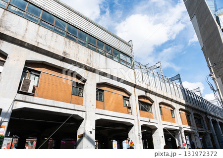 聖水駅周辺を散策　春の青空　韓国ソウル 131972372