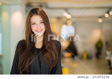 長い髪の美しい女性 131973238