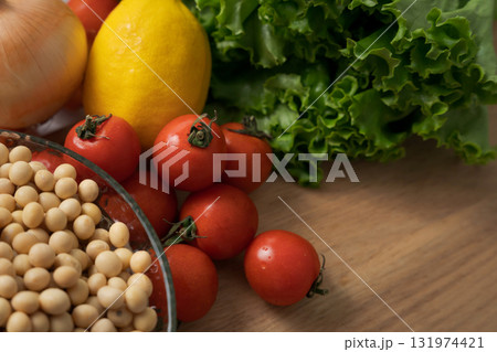 大豆とたくさんの野菜 131974421