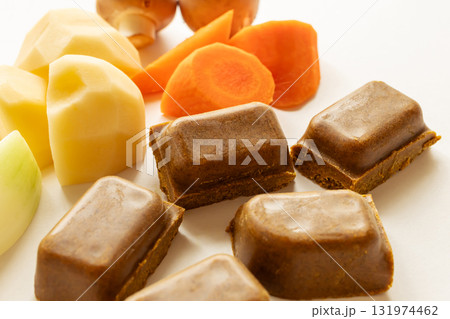 固形のカレールー 131974462