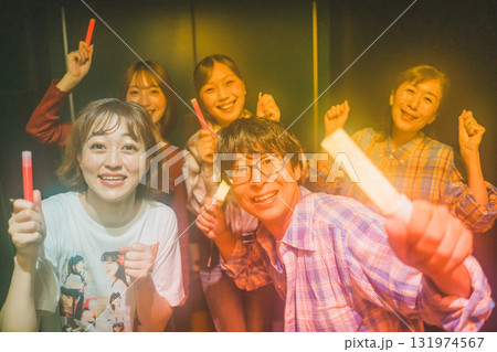 supporting my fave supporting my fave 131974567