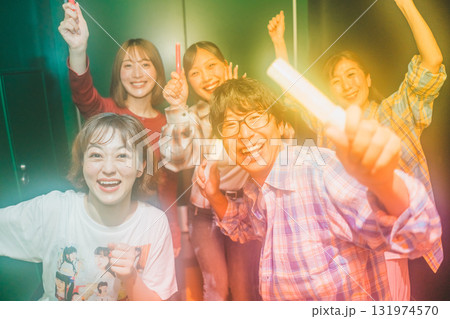 supporting my fave supporting my fave 131974570