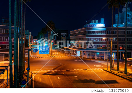 夜の南宮崎駅前 夜の南宮崎駅前 131975050