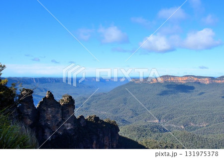 ブルーマウンティン国立公園のスリーシスターズ 131975378