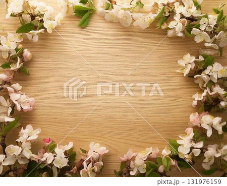 木目と花で構成した春のフレーム 131976159