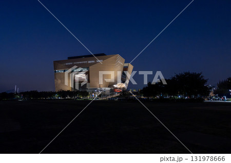 Hong Kong Palace Museum, is a public museum in the West Kowloon Cultural District 131978666