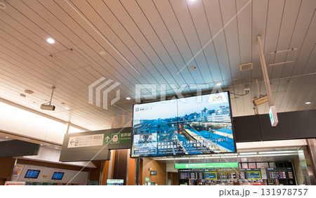 JR大宮駅の新幹線改札を進む　埼玉県さいたま市大宮 131978757