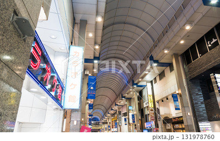 JR仙台駅周辺の景色　ハピナ名掛丁を練り歩く　秋の夕暮れ　宮城県仙台市青葉区 131978760