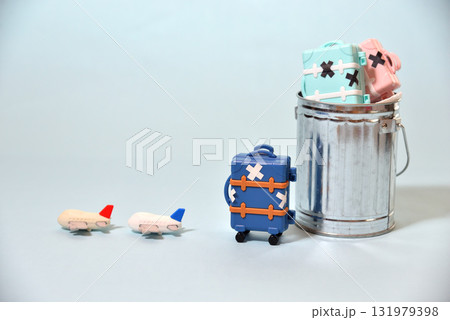 捨てられたキャリーバッグ(ゴミ問題)イメージ 捨てられたキャリーバッグ(ゴミ問題)イメージ 131979398