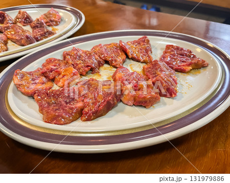 味噌タレに漬けた牛カルビ肉。焼肉のお肉。 131979886