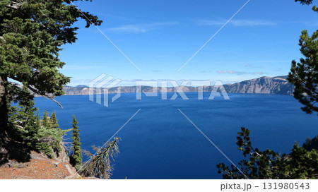 オレゴン州南部にあるクレーターレイク国立公園のクレーターレイク 131980543