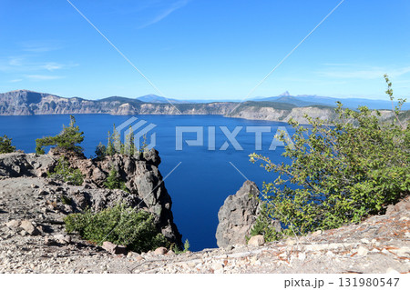 オレゴン州南部にあるクレーターレイク国立公園のクレーターレイク 131980547