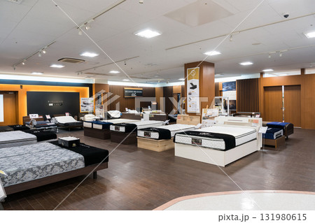 島忠ホームズ仙川店3階　家具コーナー　高級ベッド　東京都調布市若葉町 131980615