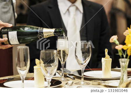 結婚式フルコースの料理 131981046