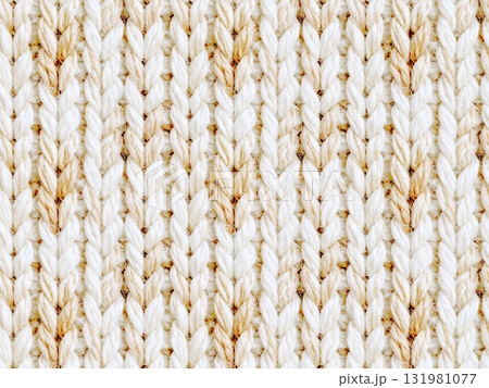 ベージュの毛糸のニット 131981077