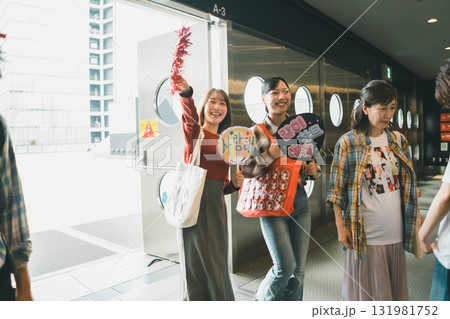 supporting my fave supporting my fave 131981752